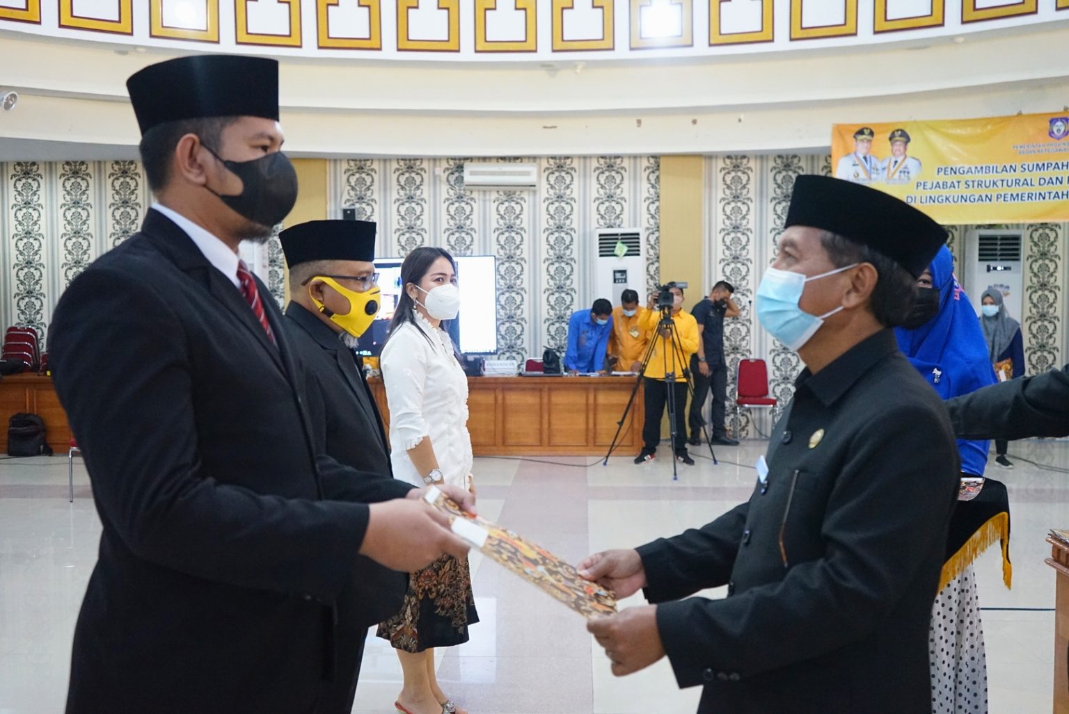 Sekdaprov Gorontalo Lantik Pejabat Struktural dan Fungsional
