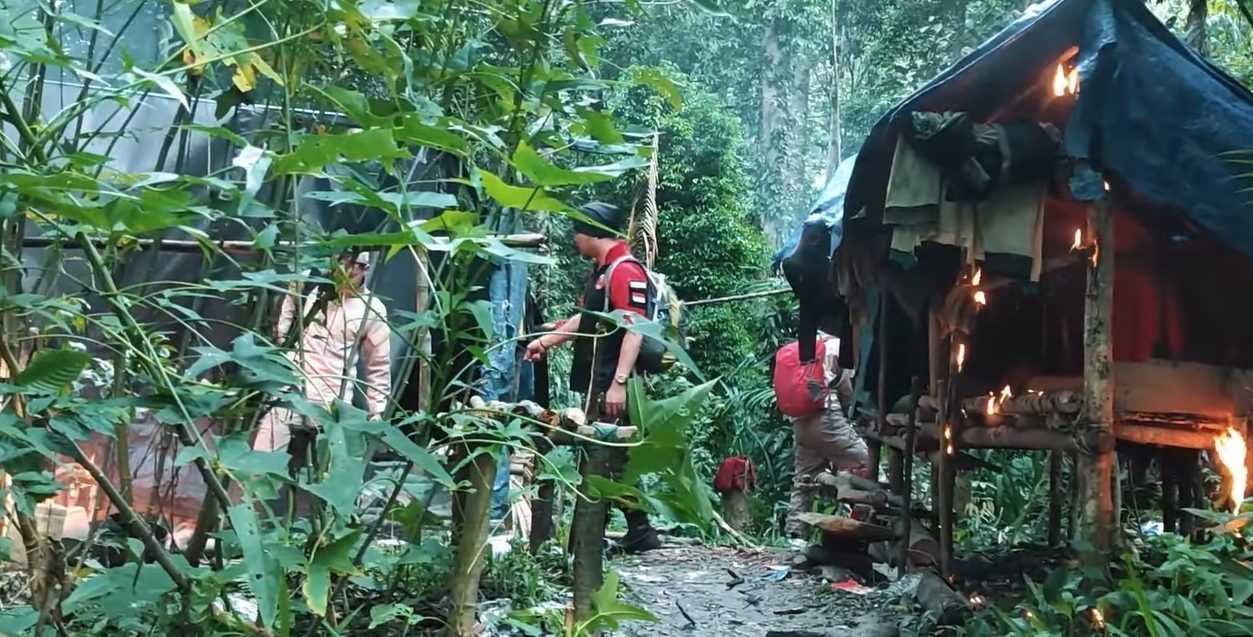 Video Polres Gorontalo Bakar Tenda Pemukiman di Tambang Emas Ilegal
