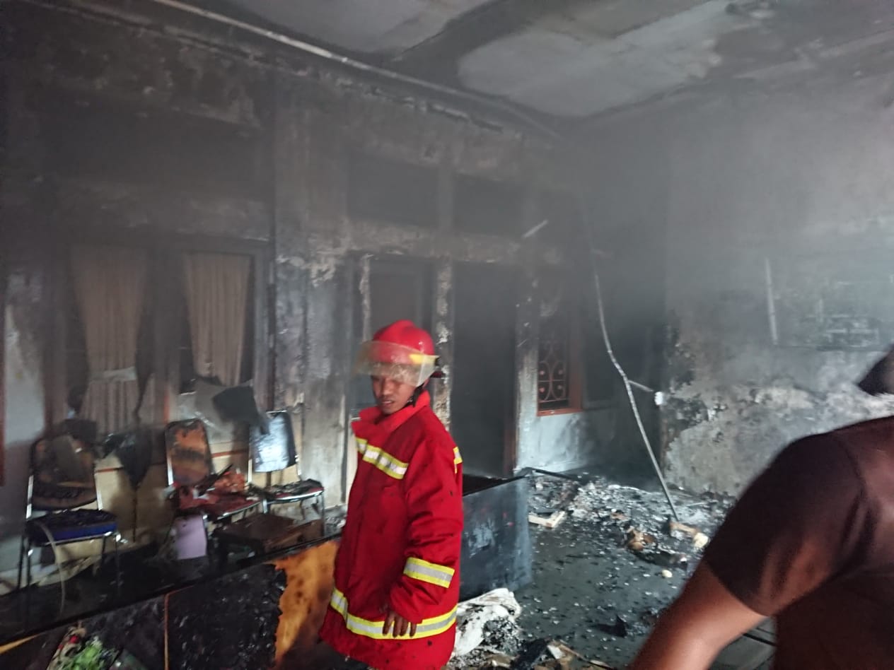 News Flash: Kantor KPU Provinsi Gorontalo terbakar