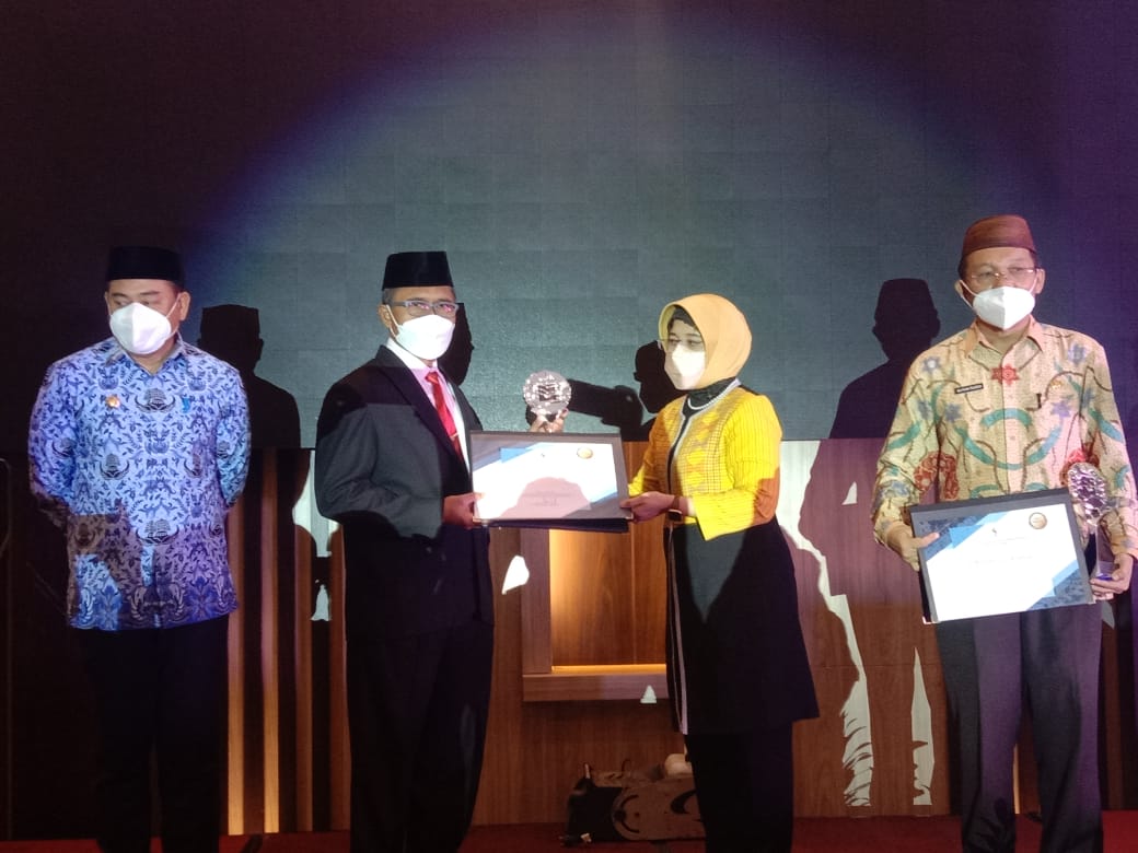 Mampu Kendalikan Inflasi Saat Pandemi, Kota Gorontalo Raih TPID Award Terbaik 2021 