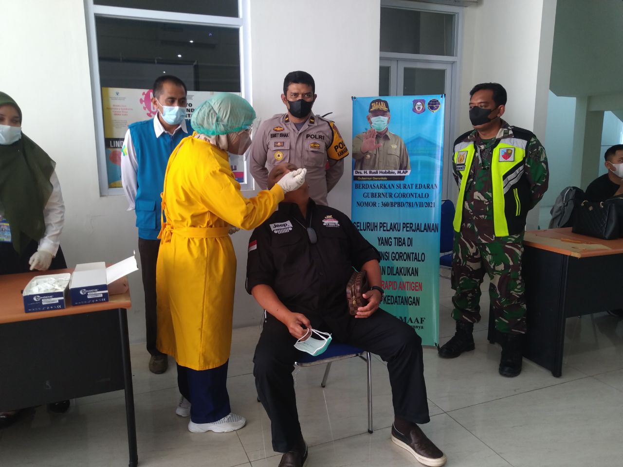 Gubernur tetap ikut di Rapid Test saat tiba di bandara Gorontalo