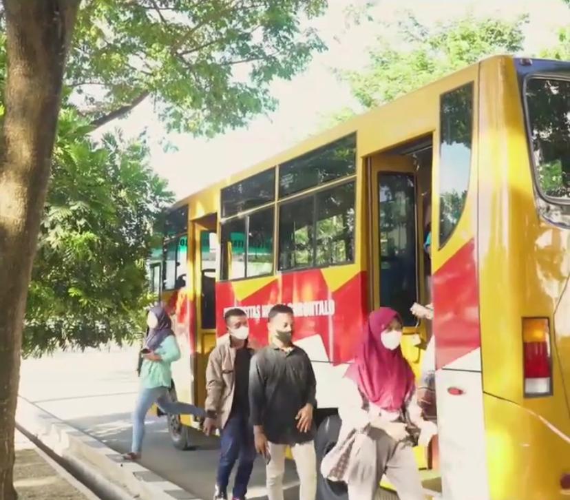 UNG Luncurkan Shuttle Bus untuk Fasilitasi Mahasiswa