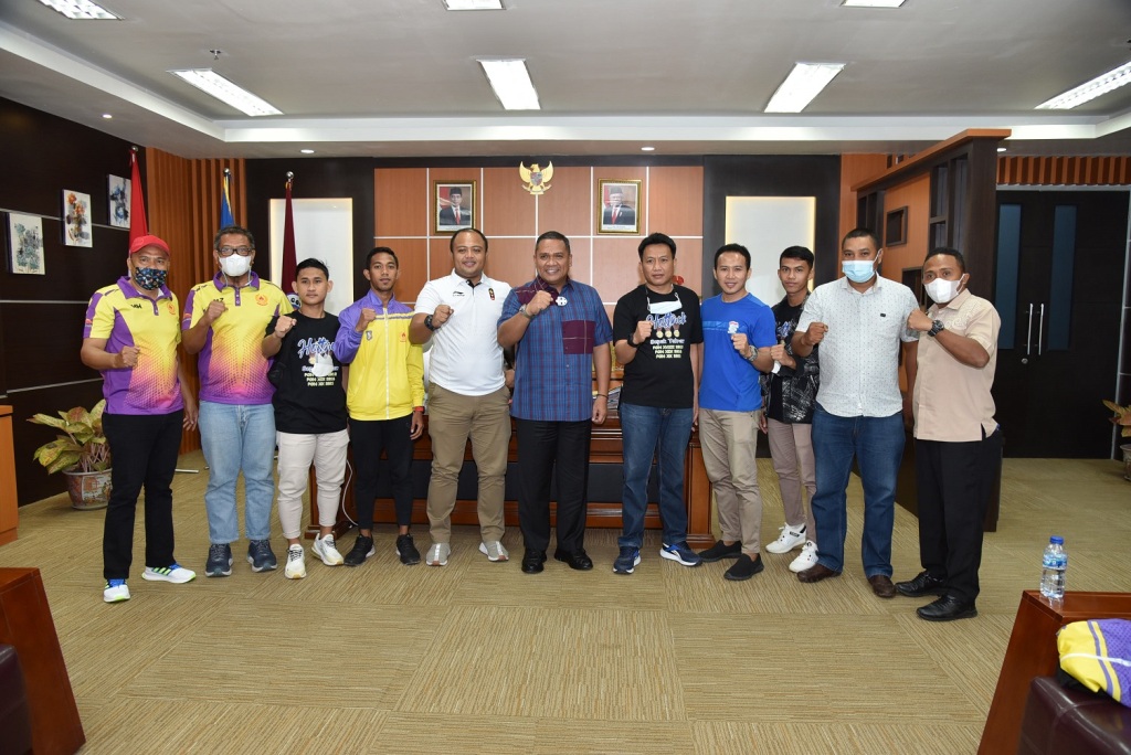 Rektor UNG apresiasi mahasiswa dan alumni peraih medali PON Papua