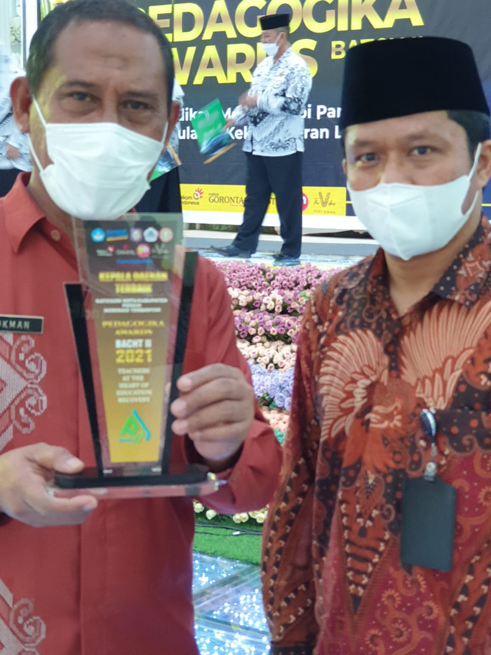 Wali Kota Gorontalo Terpilih Kepala Daerah Terbaik di Ajang Pedagogika Award 2021