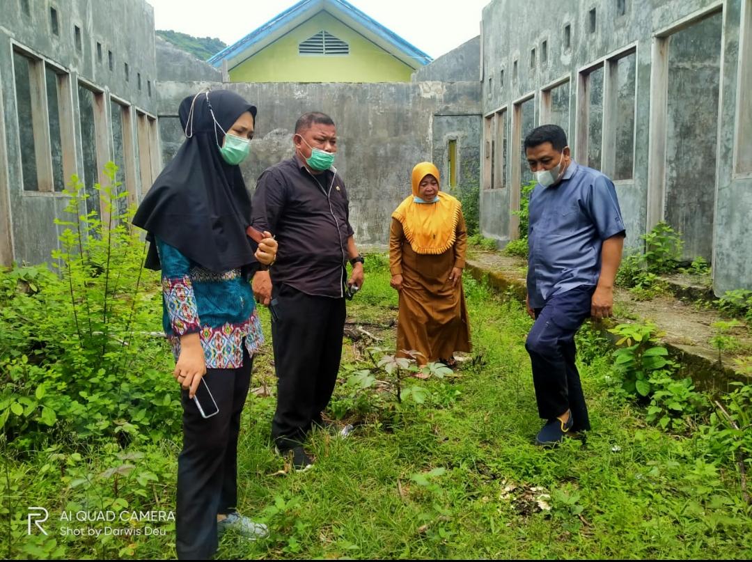 Yuriko Kamaru Soroti Pembangunan Gedung di SMK Negeri 1 Bone Raya yang Belum Rampung