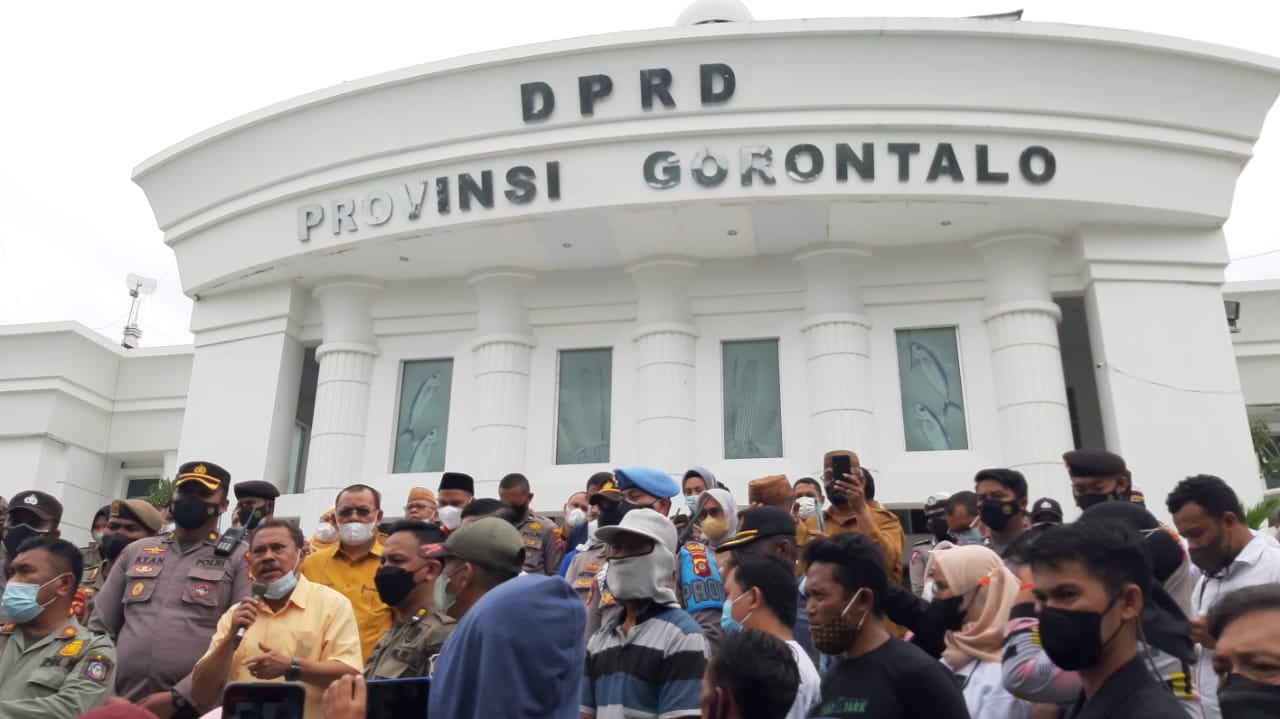 Aliansi Masyarakat Peduli Stabilitas Keamanan Daerah Demo di DPRD Provinsi Gorontalo Terkait Masalah Investasi