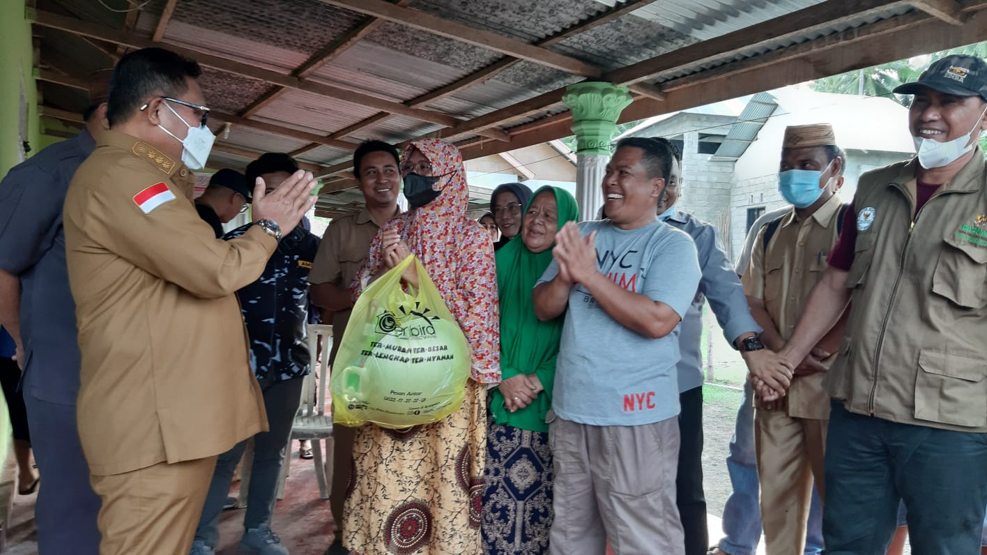 Korban Kebakaran di Bone Bolango Terima Bantuan dari Pemkot Gorontalo