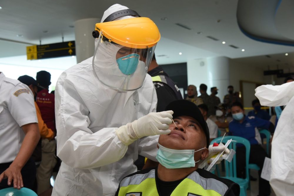 Antisipasi Virus Omicron, Rusli Habibie Perketat Prokes di Bandara