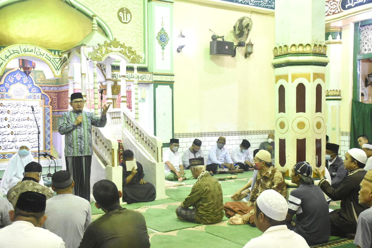 Marten Taha Harap Gerakan Subuh Berjamaah dan Jumat Berkah di Masjid Hunto Kota Gorontalo Jadi Contoh