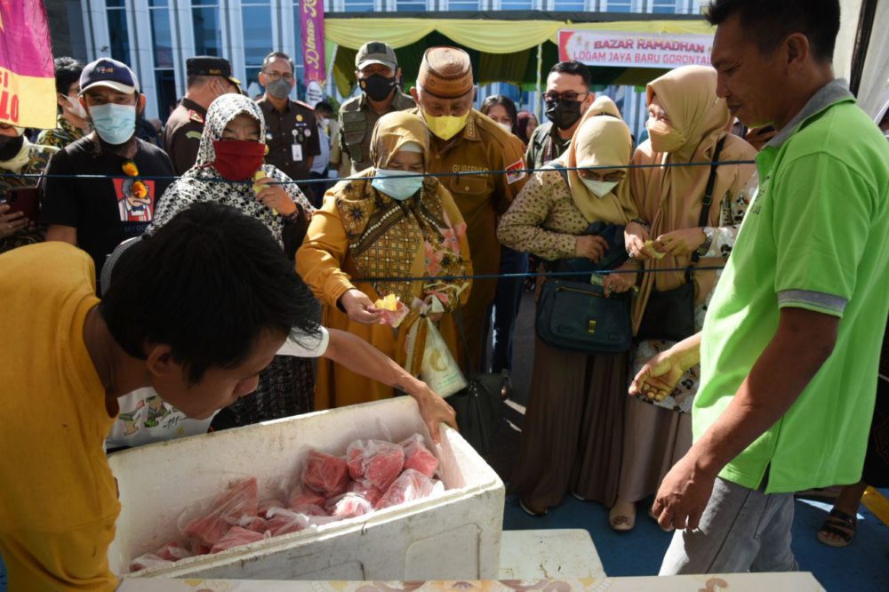 Ikatan Adhyaksa Dharmakarini Bersama Pemprov Gorontalo Gelar Pasar Murah Ramadan