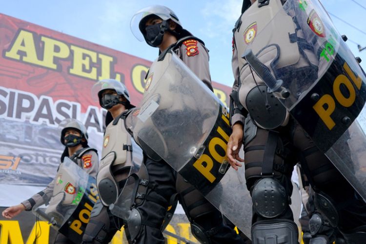 Guna Amankan Aksi Demo, Kapolda Metro Jaya Larang Anggota Gunakan Senjata Api