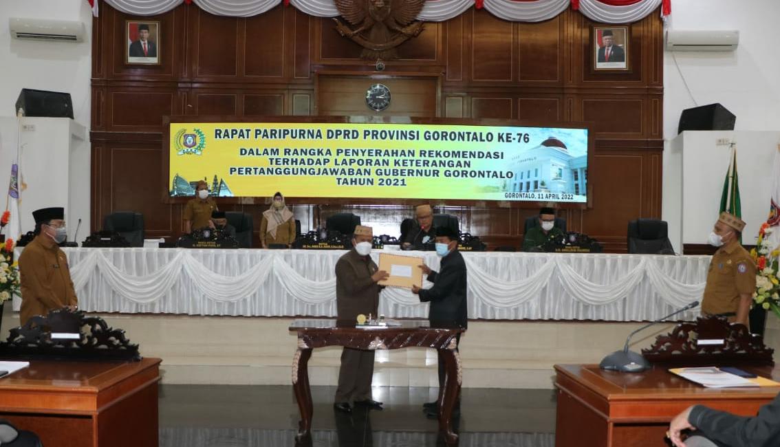 DPRD Provinsi Gorontalo Serahkan Rekomendasi LKPJ Gubernur Tahun 2021