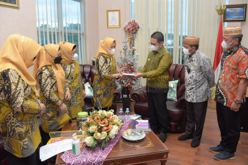 PJ Gubernur Gorontalo Dukung BKOW Laksanakan Musyawarah Daerah