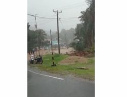Desa Labanu Diterjang Banjir, Jalan Trans Sulawesi Tidak Bisa Dilalui