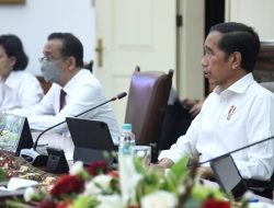 Presiden Jokowi Gelar Rapat Terkait Pengembangan Kasus Obat Penyebab Gagal Ginjal