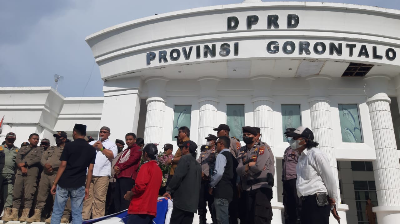 DPRD Provinsi Gorontalo Konflik Batu Hitam