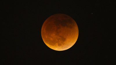 Daftar Wilayah bisa mengamati Gerhana Bulan hari ini