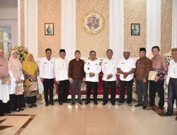 Marten Taha Beri Dukungan Peserta Asal Kota Gorontalo Yang Ikut MTQ VI Korpri Tingkat Nasional di Kota Padang