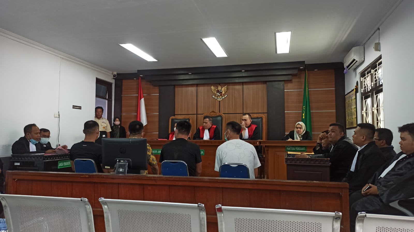 Saksi Berhalangan hadir, Majelis Hakim tunda Sidang Perkara Pidana Batu Hitam Ilegal