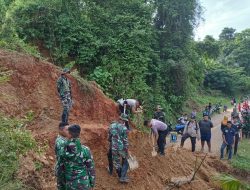 Polda Gorontalo Evakuasi Bencana Alam di Kecamatan Bilato