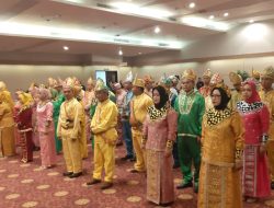 45 Anggota PPK Kenakan Pakaian Adat Saat Pelantikan, Ini Penjelasan Ketua KPU Kota Gorontalo