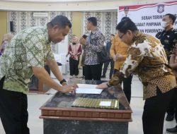 Usai dilantik Sekretaris Dewan DPRD Provinsi Gorontalo, Sudarman Samad Laksanakan Serah Terima Jabatan