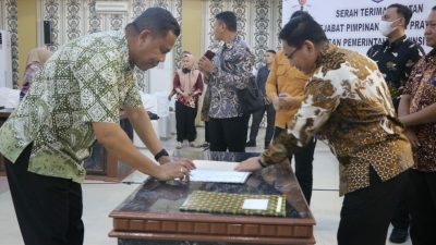 Usai dilantik Sekretaris Dewan DPRD Provinsi Gorontalo, Sudarman Samad Laksanakan Serah Terima Jabatan