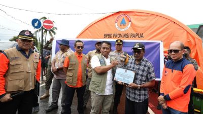 BNPB Serahkan Bantuan Sebesar Rp1 Miliar Tangani Gempa Jayapura