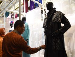 Modernisasi Karawo Pada Indonesia Fashion Week 2023