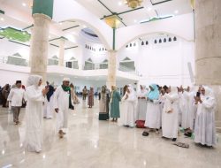 Wali Kota Tatong Bara Hadiri  Isra’ Mi’raj Nabi Muhammad SAW di Masjid Agung Baitul Makmur