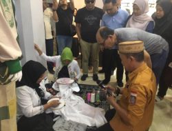 Kunjungi Art Galeri Dekranasda, Rombongan Exco Selangor Borong Karawo