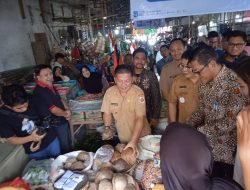 Dampingi Praseno Hadi, Wawali Kotamobagu Cek Harga dan Pasokan Pangan di Pasar 23 Maret