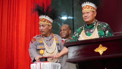 Ratas Bareng Presiden, Kapolri Tegaskan TNI-Polri Kawal Seluruh Kebijakan di Papua
