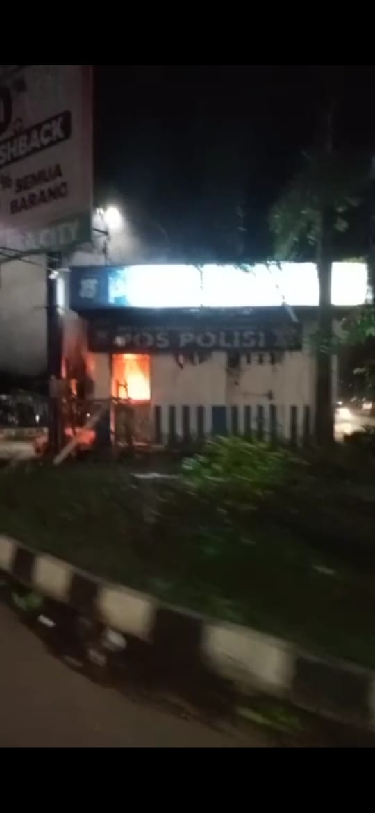 Pos Lantas Makassar dirusak dan dibakar Orang Tak Dikenal Jumat Dini hari