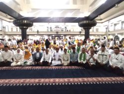 Nelson Pomalingo Lepas Keberangkatan Jemaah Haji Kabupaten Gorontalo