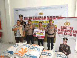 Polri Distribusikan Bantuan Untuk Korban Kekeringan di Papua
