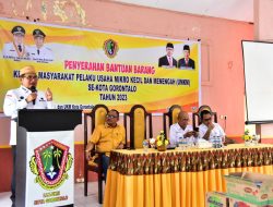 Salurkan Bantuan Modal Usaha Tahap I Bagi Warga, Wali Kota Gorontalo : Manfaatkan Sesuai Tujuan yang ditetapkan