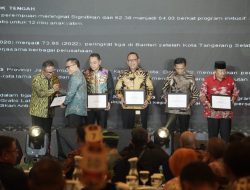 Wali Kota Gorontalo Peroleh Penghargaan Kategori Peningkatan Sumber Daya Manusia dan Pendidikan