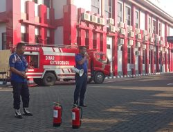 Dinas Satpol PP-Damkar Kotamobagu Simulasikan Cegah Kebakaran di Kantor KPP Pratama
