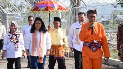 Pemprov Gorontalo Sambut Adat Kedatangan Menteri PPA