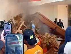 Detik-detik Kantor Bupati Pohuwato Terbakar terekam kamera
