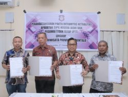 PNS dan PTT di Dinas Pariwisata Provinsi Gorontalo Menandatangani Fakta Integritas dan Ucapkan Ikrar Netral Jelang Pemilu 2024