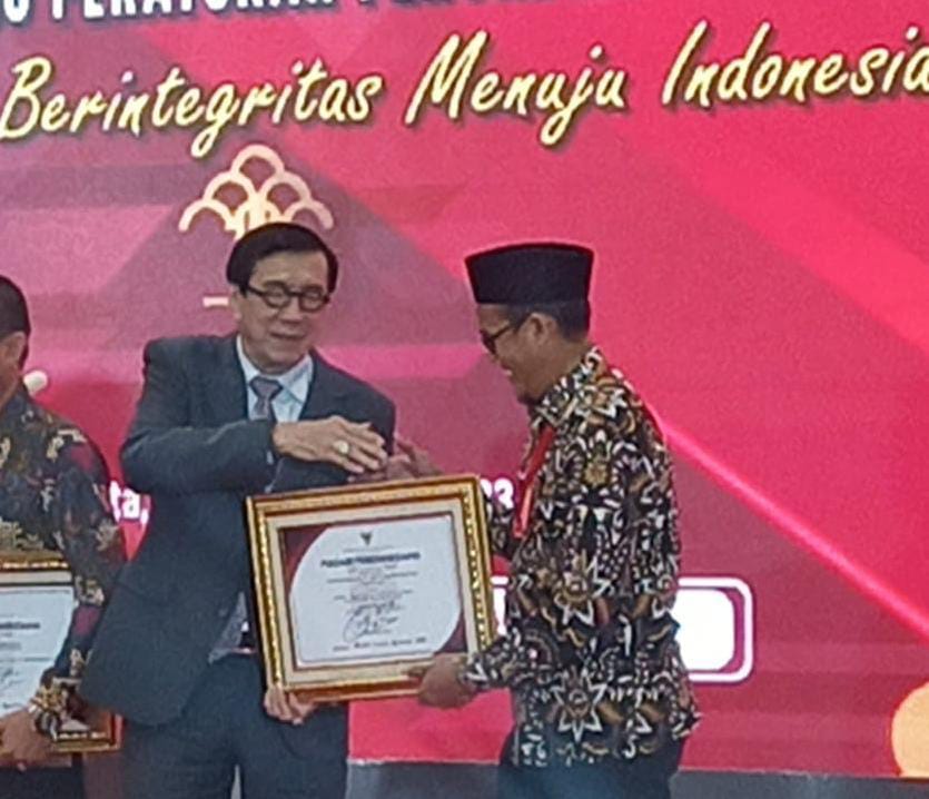 DPRD Provinsi Gorontalo Peringkat I Anugerah Legislasi