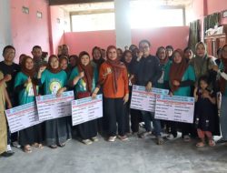 Pemkab Bone Bolango Tak Serahkan Bantuan PKM Dalam Bentuk Uang Tapi Barang