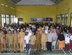 Bupati Gorontalo Serahkan Bantuan Sosial Yatim Piatu di Telaga CS