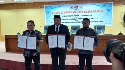 Dorong Demokrasi Berkualitas, UNG Teken Kerja Sama Dengan Bawaslu & KPU Provinsi Gorontalo