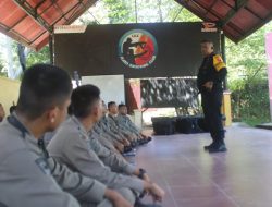 Komdan Brimob Polda Gorontalo Awasi Langsung Latihan Pembinaan Tradisi Personil Remaja