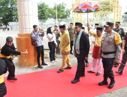 Wamenaker RI Disambut Adat Mopotilolo Saat Kunjungan Kerja di Gorontalo