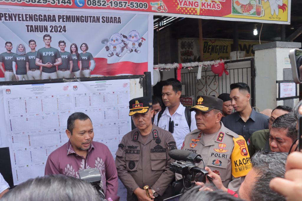 Kapolda Gorontalo Bersama Frokopimda Pantau Sejumlah TPS