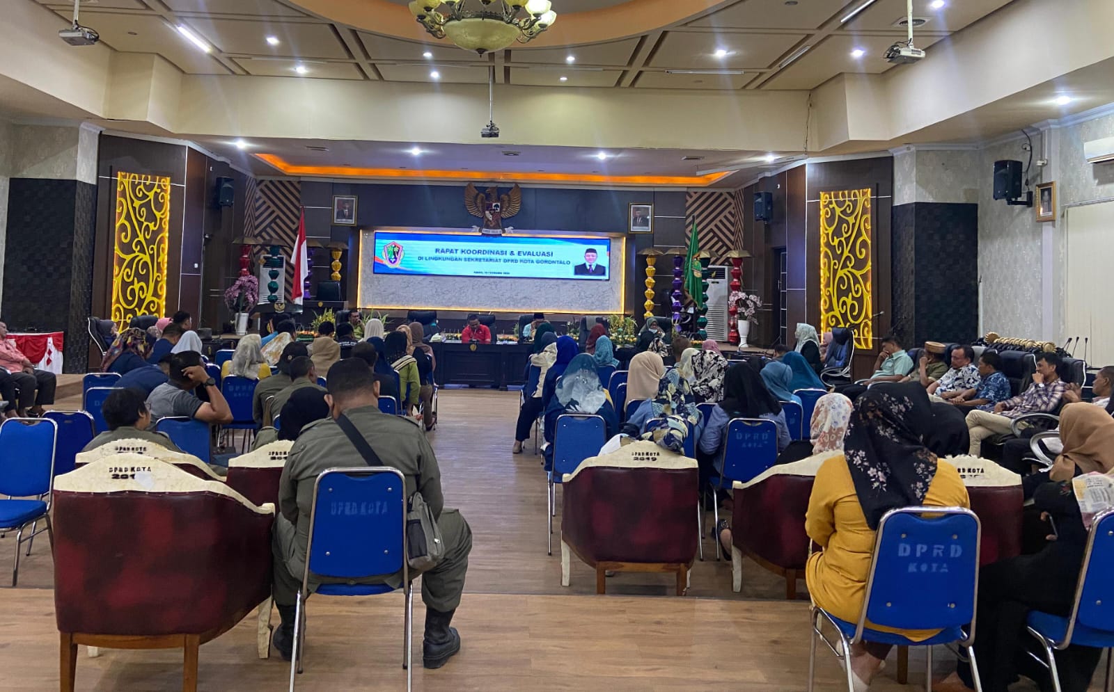Sekretariat DPRD Kota Gorontalo Lakukan Evaluasi